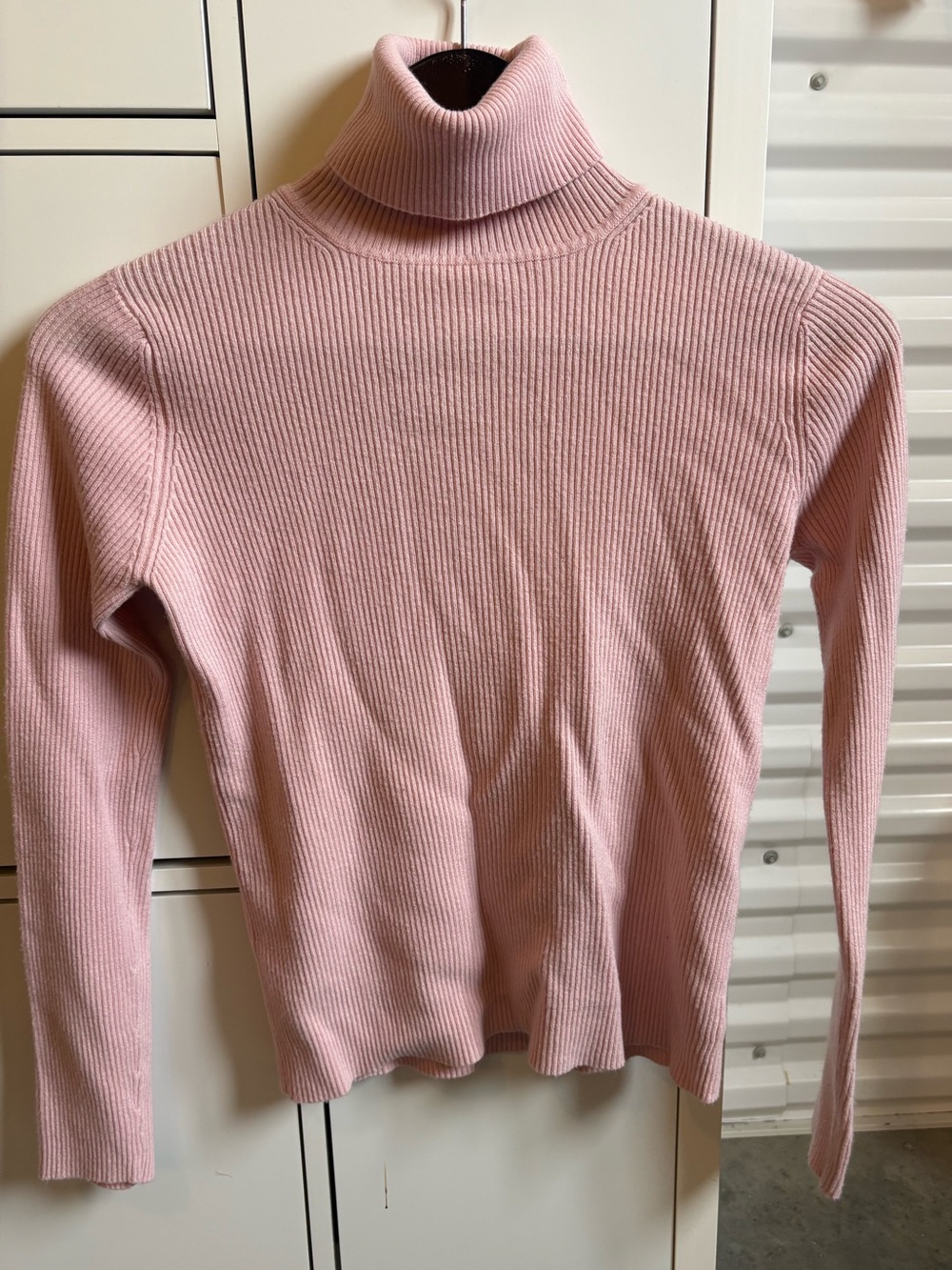 ❤️3/$15❤️Soft Pink Ribbed Turtleneck Sweater